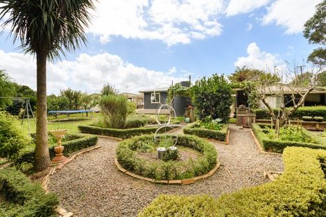 Photo of property in 1112 Rangiotu Road, Rangiotu, Palmerston North, 4477