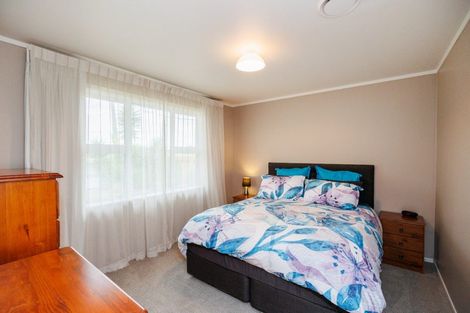 Photo of property in 42 Peters Avenue, Cloverlea, Palmerston North, 4412