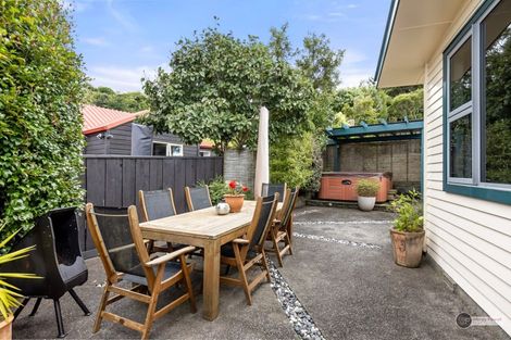 Photo of property in 30 Pekanga Road, Normandale, Lower Hutt, 5010