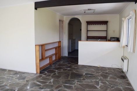 Photo of property in 1/666 East Coast Road, Pinehill, Auckland, 0630