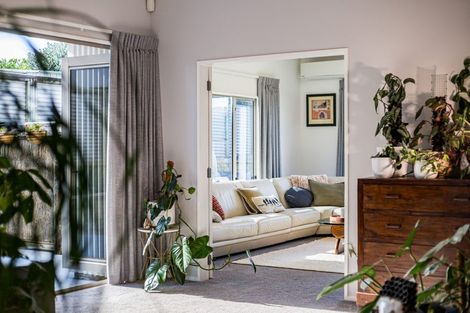 Photo of property in 61 Quadrant Heights, Paraparaumu, 5032