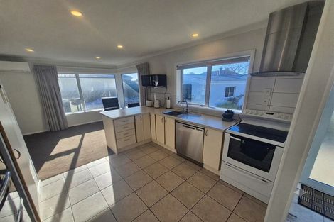 Photo of property in 100 Effingham Street, North New Brighton, Christchurch, 8083
