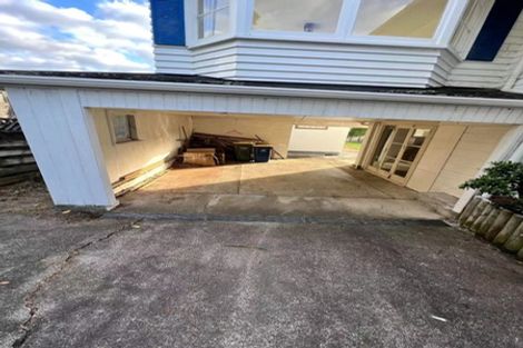 Photo of property in 1/520 Beach Road, Murrays Bay, Auckland, 0630