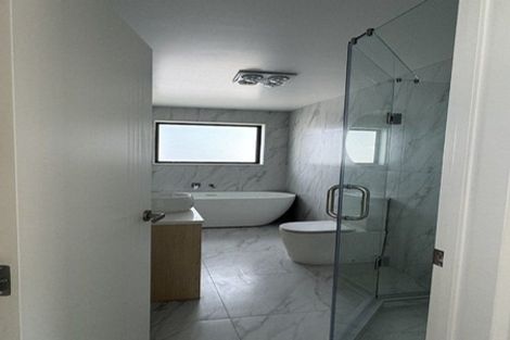 Photo of property in 215c Forrest Hill Road, Forrest Hill, Auckland, 0620