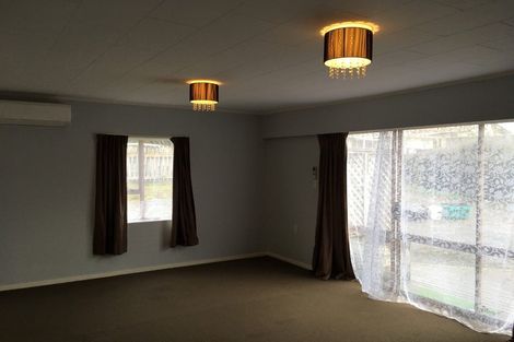 Photo of property in 70 Toi Street, Otaki Beach, Otaki, 5512