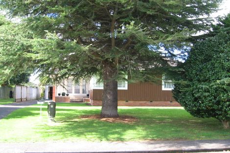 Photo of property in 17 Roby Street, Te Atatu Peninsula, Auckland, 0610