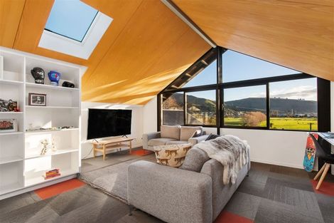 Photo of property in 2 Hammerton Lane, Heathcote Valley, Christchurch, 8022