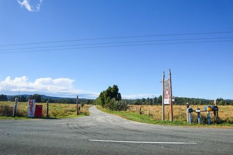Photo of property in 1967e Arnold Valley Road, Moana, 7872