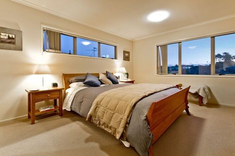 Photo of property in 8 Malin Place, Pinehill, Auckland, 0632