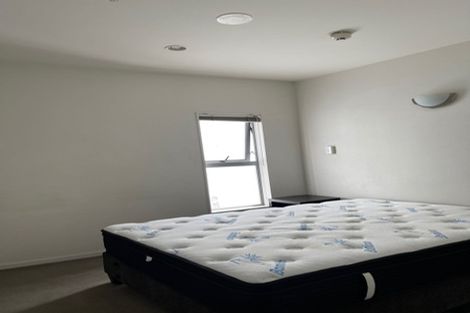 Photo of property in Alpha Apartments, 704/17 Vogel Lane, Auckland Central, Auckland, 1010