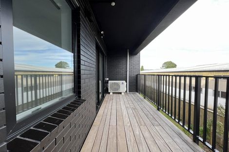 Photo of property in 107/28c Eileen Newey Place, Henderson, Auckland, 0612