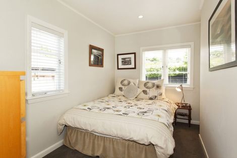 Photo of property in 39 Lyons Avenue, Murrays Bay, Auckland, 0630