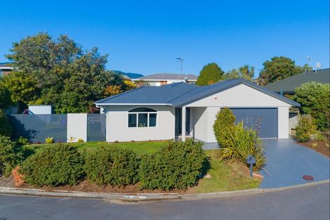 Photo of property in 137 Realm Drive, Paraparaumu, 5032