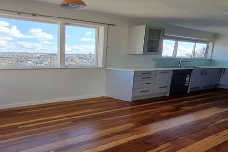 Photo of property in 602 East Coast Road, Pinehill, Auckland, 0630