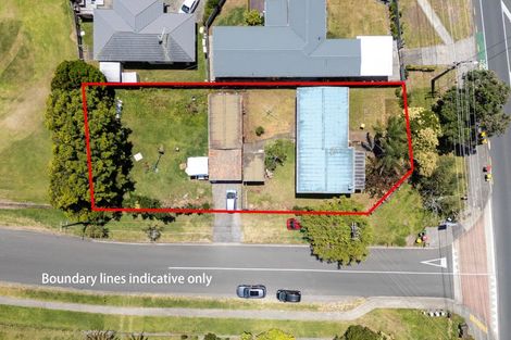 Photo of property in 490 Don Buck Road, Massey, Auckland, 0614