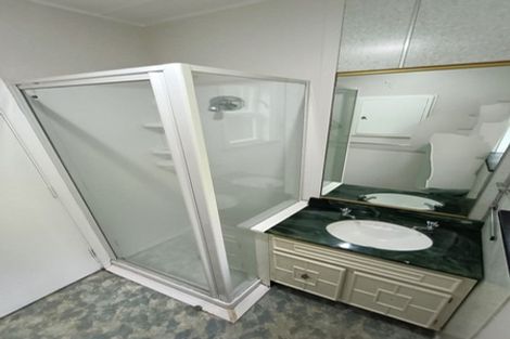 Photo of property in 136 Wyndham Road, Pinehaven, Upper Hutt, 5019