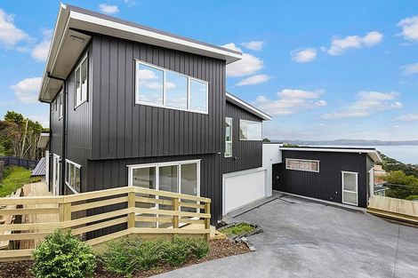 Photo of property in 4 Vipond Road, Stanmore Bay, Whangaparaoa, 0932