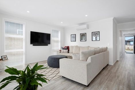 Photo of property in 17 Parkside Mews, Papamoa, 3118