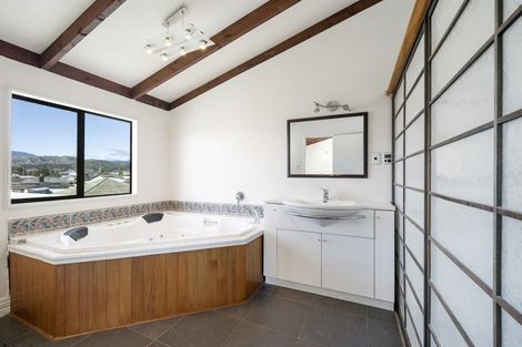 Photo of property in 3 Dennis Grove, Paraparaumu Beach, Paraparaumu, 5032