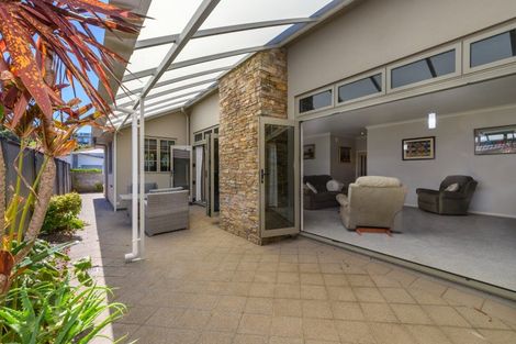 Photo of property in 1 Tarn Close, Pyes Pa, Tauranga, 3112