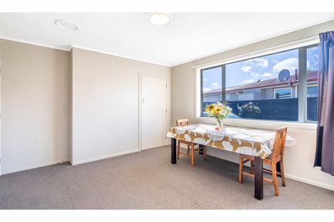 Photo of property in 10 Robert Street, Otatara, Invercargill, 9879