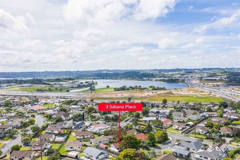Photo of property in 3 Sabana Place, Unsworth Heights, Auckland, 0632