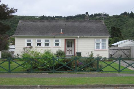 Photo of property in 19 Milne Crescent, Taita, Lower Hutt, 5011