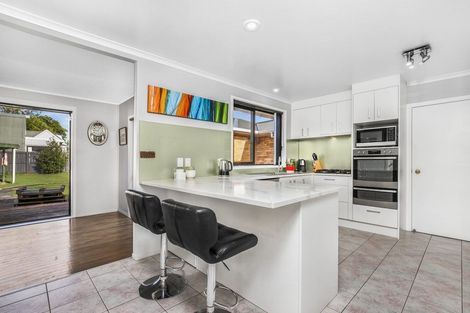 Photo of property in 3 Bowen Street, Manurewa East, Auckland, 2102