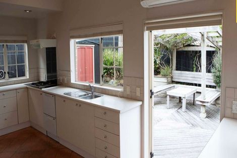 Photo of property in 2/48 Onepoto Road, Hauraki, Auckland, 0622