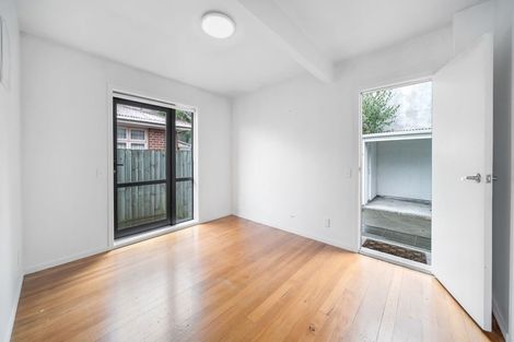 Photo of property in 18 Stanley Street, Sydenham, Christchurch, 8023