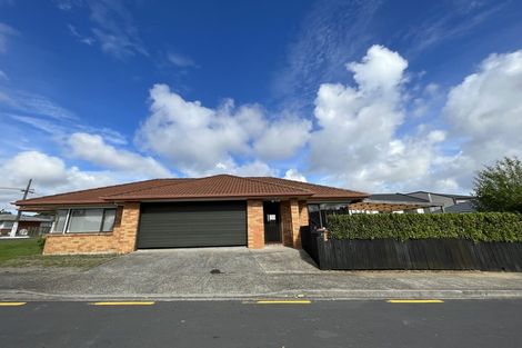 Photo of property in 2 Pantera Way, Hillpark, Auckland, 2102