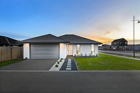 Photo of property in 2 Hapua Lane, Pegasus, 7612