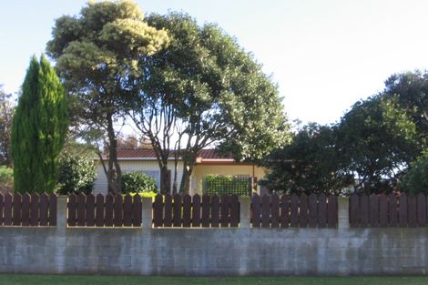 Photo of property in 57 Ngapaki Street, Waikanae Beach, Waikanae, 5036