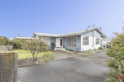 Photo of property in 17 Palliser Place, Milson, Palmerston North, 4414