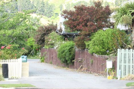 Photo of property in 18 Stedley Place, Heathcote Valley, Christchurch, 8022