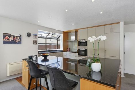 Photo of property in 21 Cricklewood Place, Avonhead, Christchurch, 8042