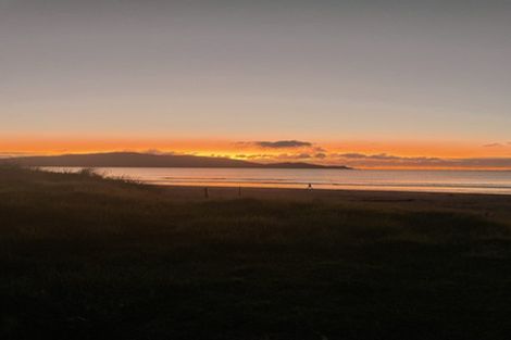 Photo of property in 9 Kaitawa Street, Waikanae Beach, Waikanae, 5036