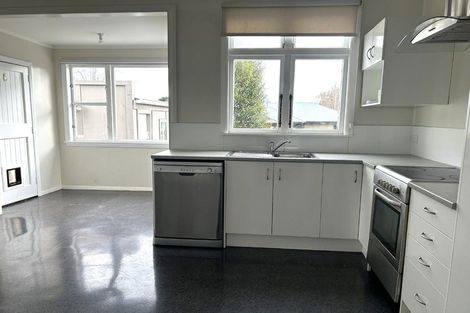 Photo of property in 18 Franklin Avenue, Hokowhitu, Palmerston North, 4410