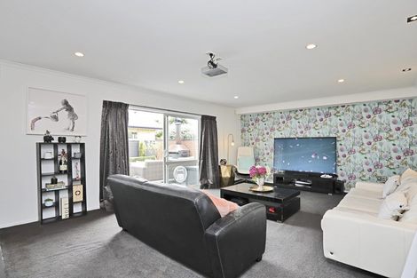 Photo of property in 16 Hoffman Court, Waikiwi, Invercargill, 9810