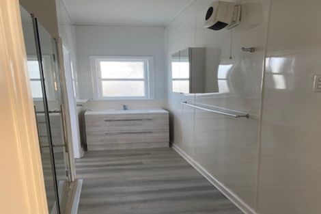 Photo of property in 77 Bridge Street, Bulls, 4818