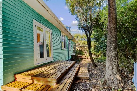 Photo of property in 2/23 Fifield Terrace, Waltham, Christchurch, 8023