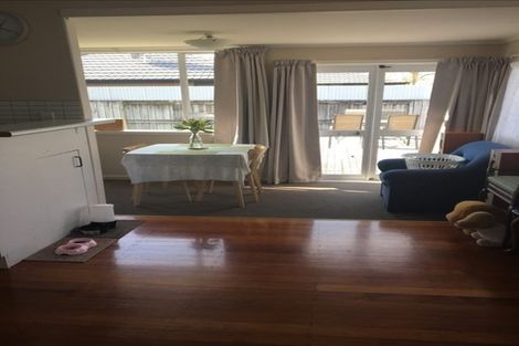 Photo of property in 8 Dover Road, St Andrews, Hamilton, 3200