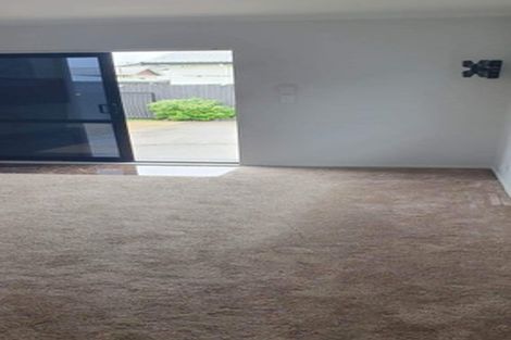 Photo of property in 2/18 York Road, Papatoetoe, Auckland, 2104