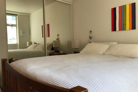 Photo of property in De Vere Apartments, 10/23 Tennyson Street, Te Aro, Wellington, 6011