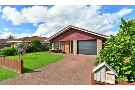 Photo of property in 29 Edward Avenue, Orewa, 0931