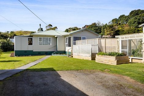 Photo of property in 42 Whakapaki Street, Urenui, 4375