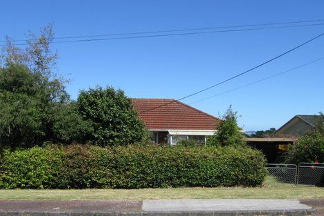 Photo of property in 16 Teal Crescent, Beach Haven, Auckland, 0626