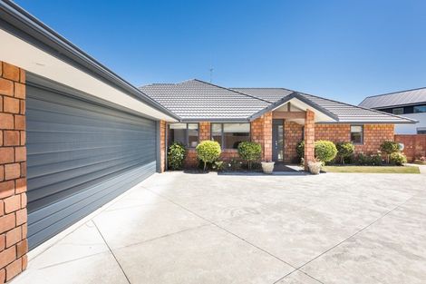 Photo of property in 30 Grand Oaks Drive, Awapuni, Palmerston North, 4412