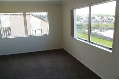 Photo of property in 24 Fairchild Avenue, Goodwood Heights, Auckland, 2105