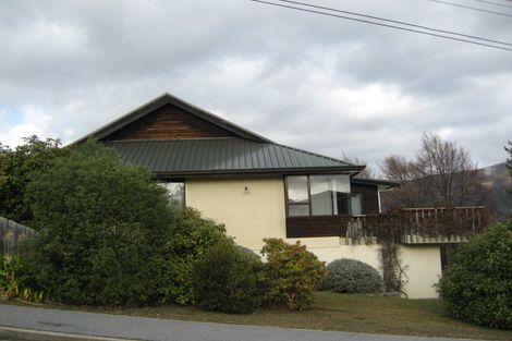 Photo of property in 40 Beacon Point Road, Wanaka, 9305